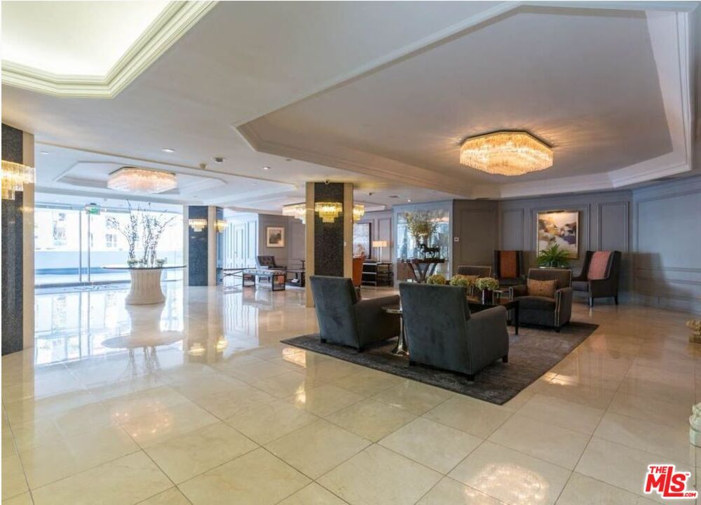 Chandelier, Dining room, Interior, Living room, Recessed Lighting