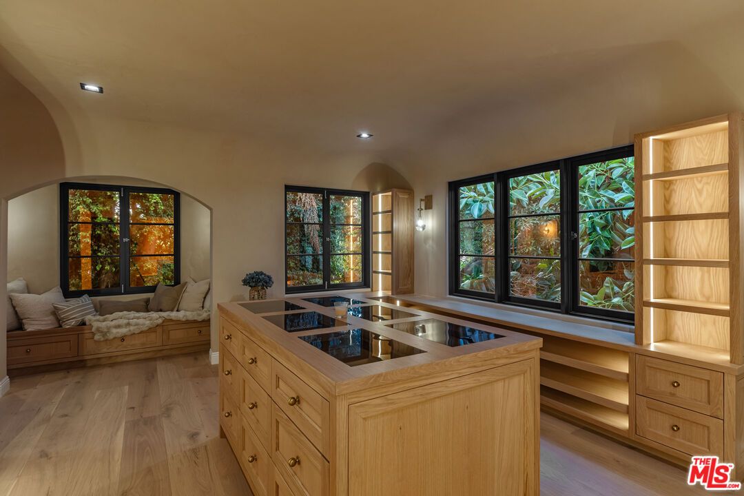 Interior, Kitchen, Living room, Recessed Lighting, Wood Texture Flooring