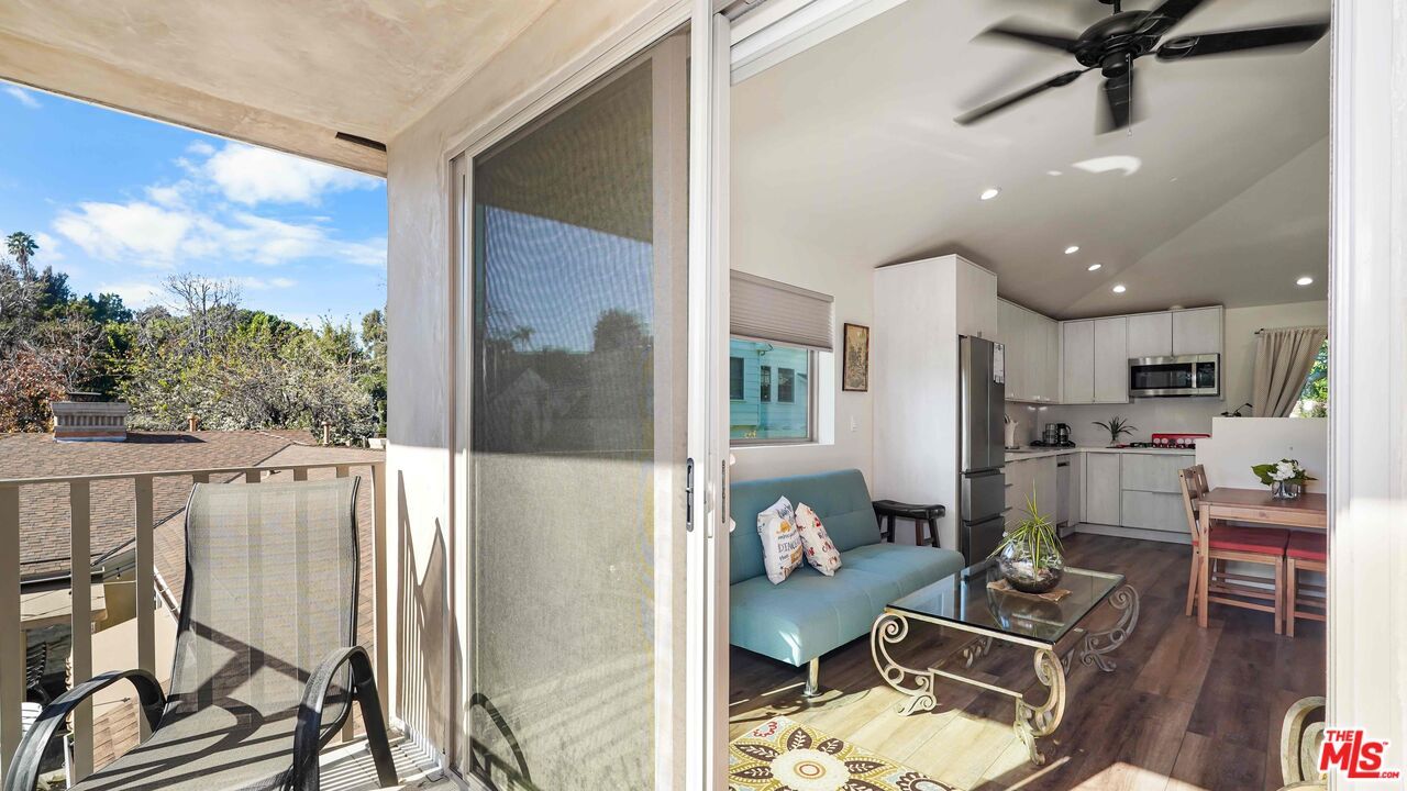 Dining room, Interior, Kitchen, Recessed Lighting, Stainless Steel Appliances, Wood Texture Flooring