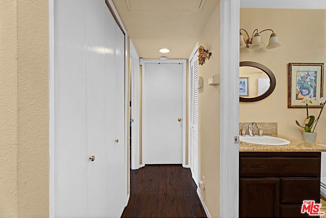 Bathroom, Interior, Recessed Lighting, Wood Texture Flooring