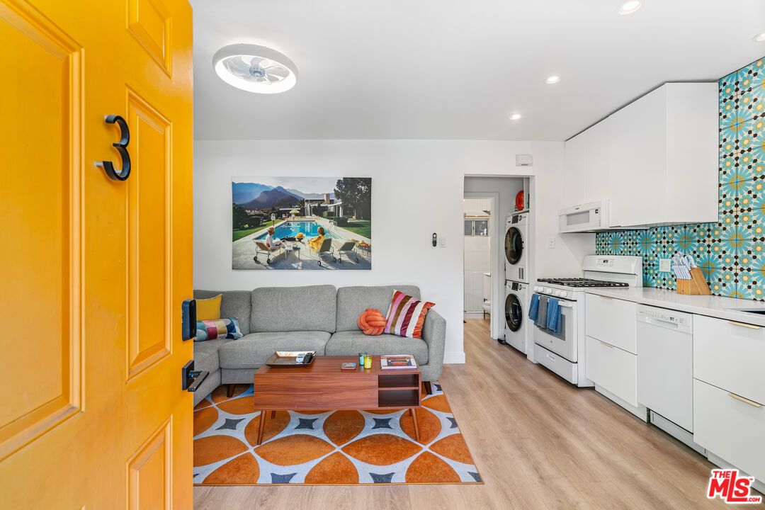 Interior, Kitchen, Living room, Recessed Lighting, Washer, Wood Texture Flooring