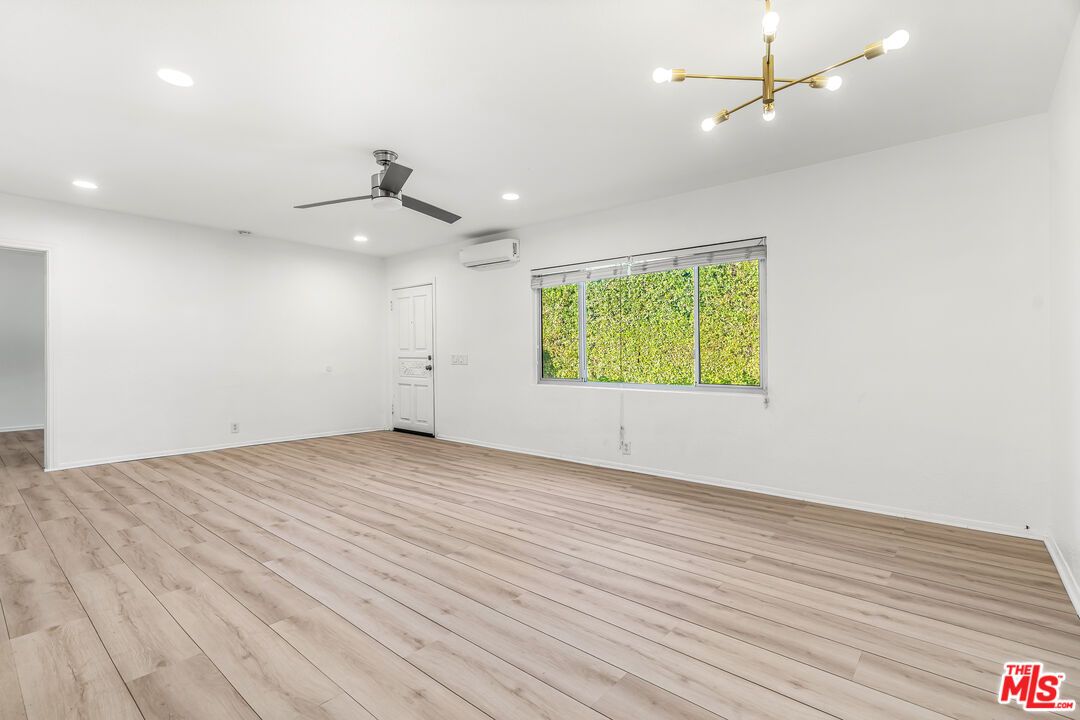Empty room, Interior, Pendant Lights, Recessed Lighting, Wood Texture Flooring
