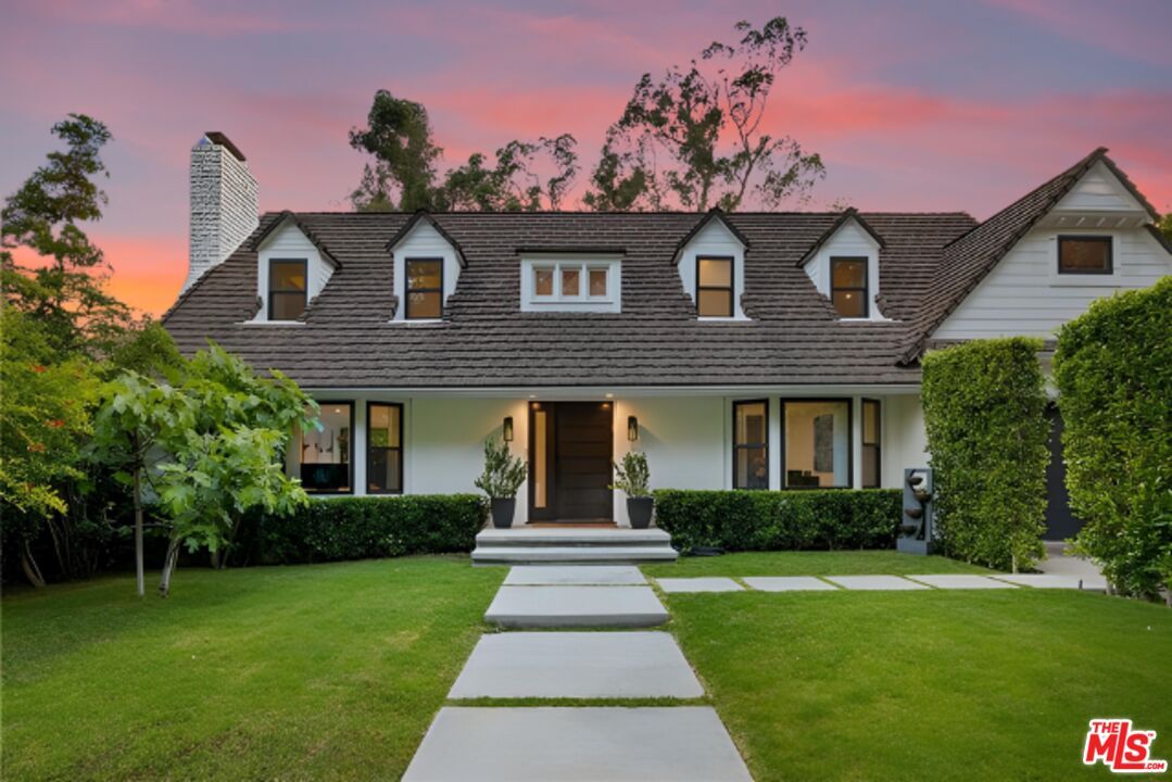 Exterior, Facade, Cape Cod
