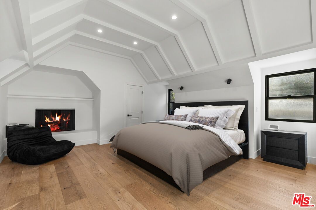 Bedroom, Fireplace, Interior, Recessed Lighting, Wood Texture Flooring