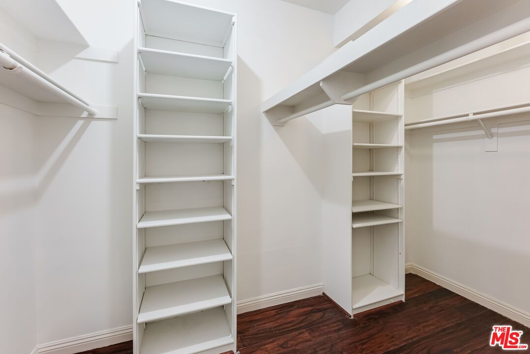 Interior, Walk-in Closets, Wood Texture Flooring