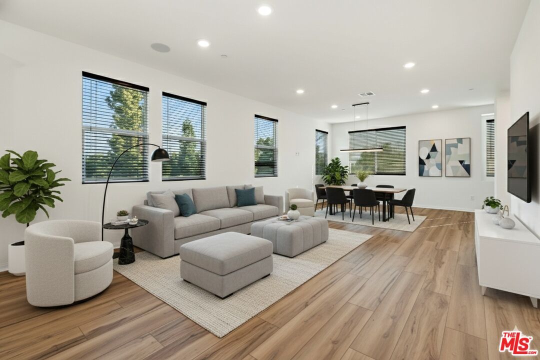 Dining room, Interior, Living room, Pendant Lights, Recessed Lighting, Wood Texture Flooring