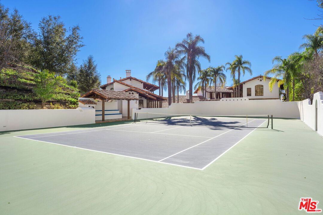 Exterior, Tennis Courts