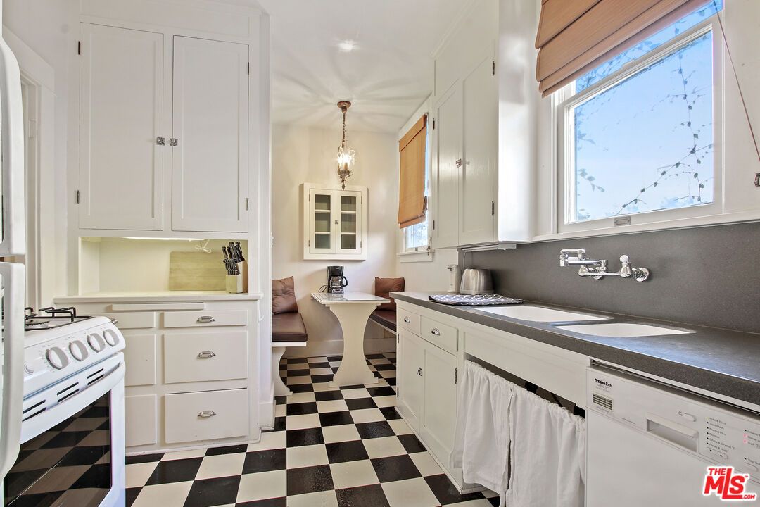 Interior, Kitchen, Pendant Lights