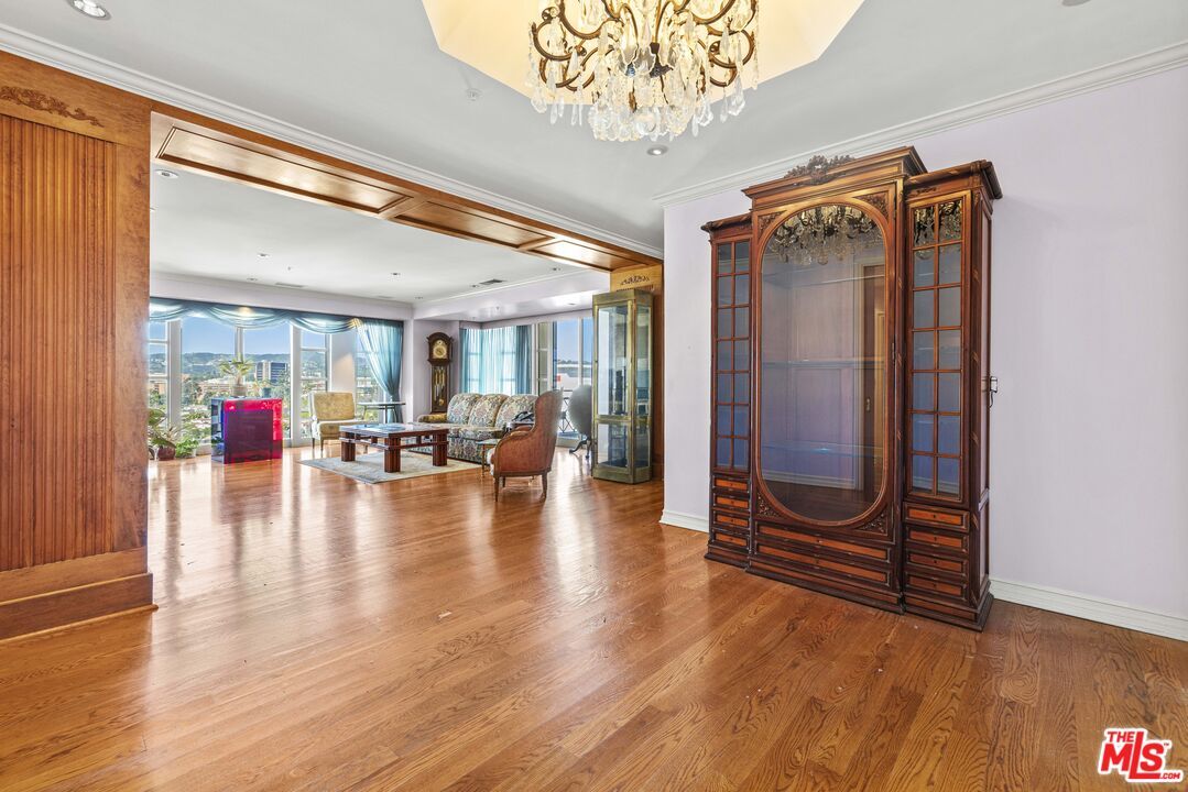 Chandelier, Interior, Living room, Recessed Lighting, Wood Texture Flooring