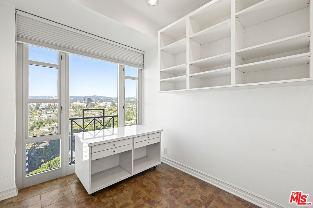 Interior, Recessed Lighting, Walk-in Closets