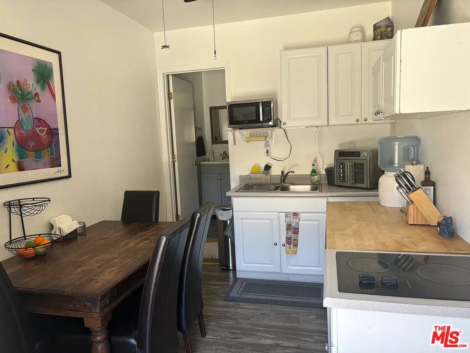Dining room, Interior, Kitchen, Pendant Lights, Wood Texture Flooring