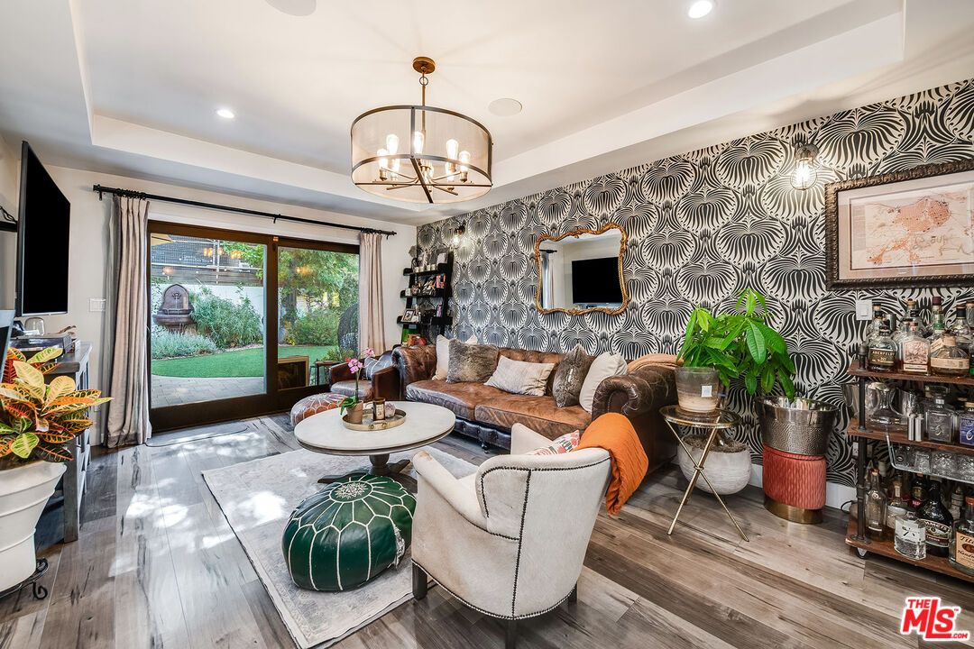 Chandelier, Interior, Living room, Recessed Lighting, Wood Texture Flooring