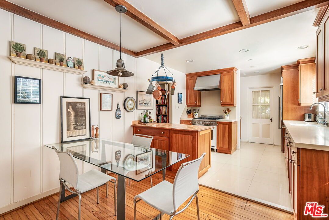 Dining room, Interior, Kitchen, Pendant Lights, Recessed Lighting, Wooden Beams, Wood Texture Flooring