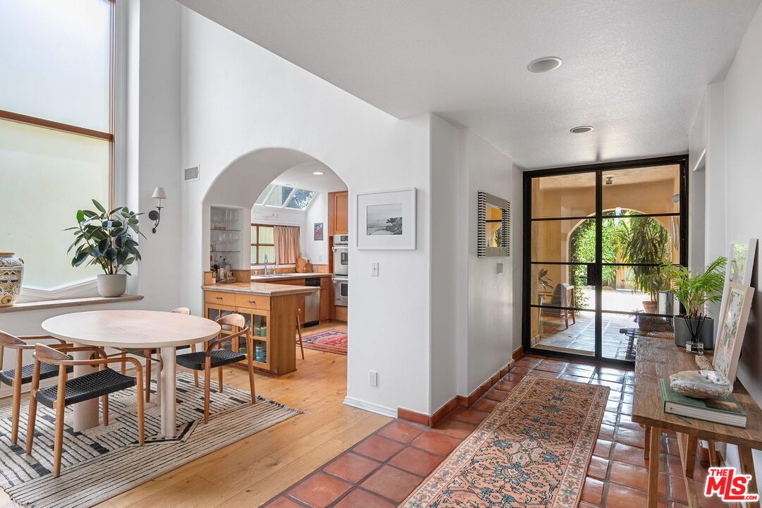 Dining room, Interior, Kitchen, Recessed Lighting