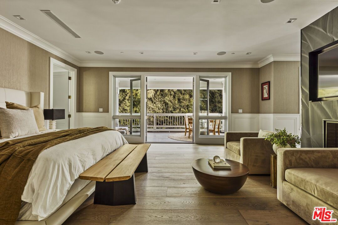 Bedroom, Fireplace, Interior, Recessed Lighting, Wood Texture Flooring