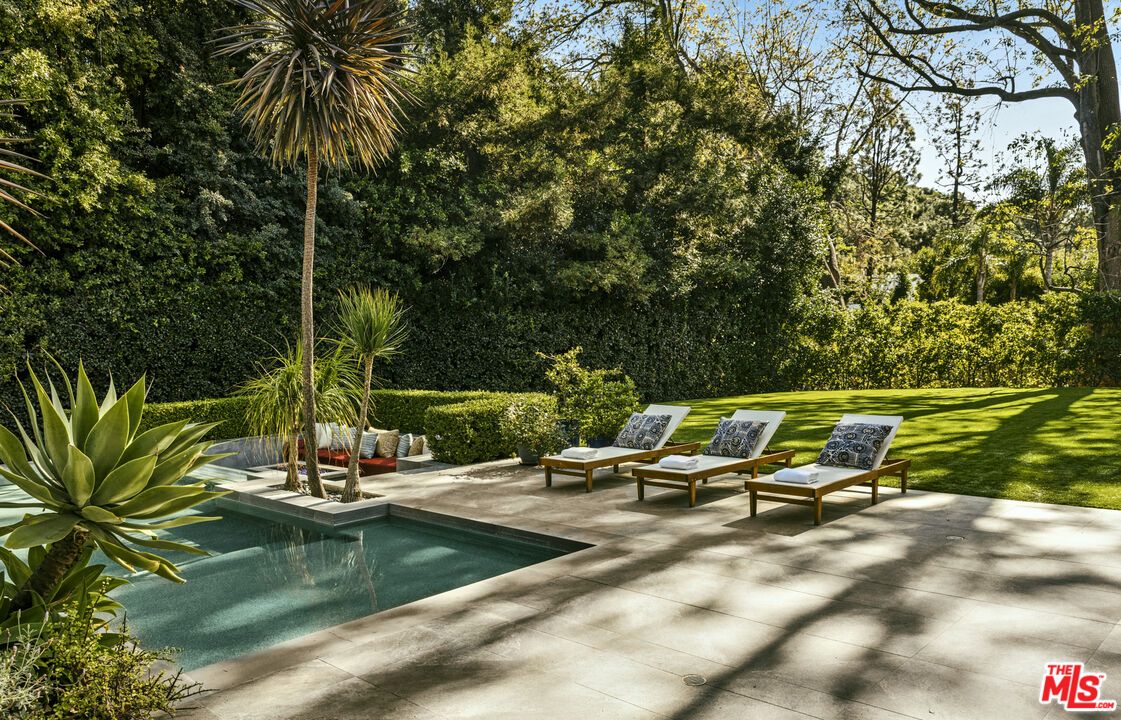 Backyard, Exterior, Pool