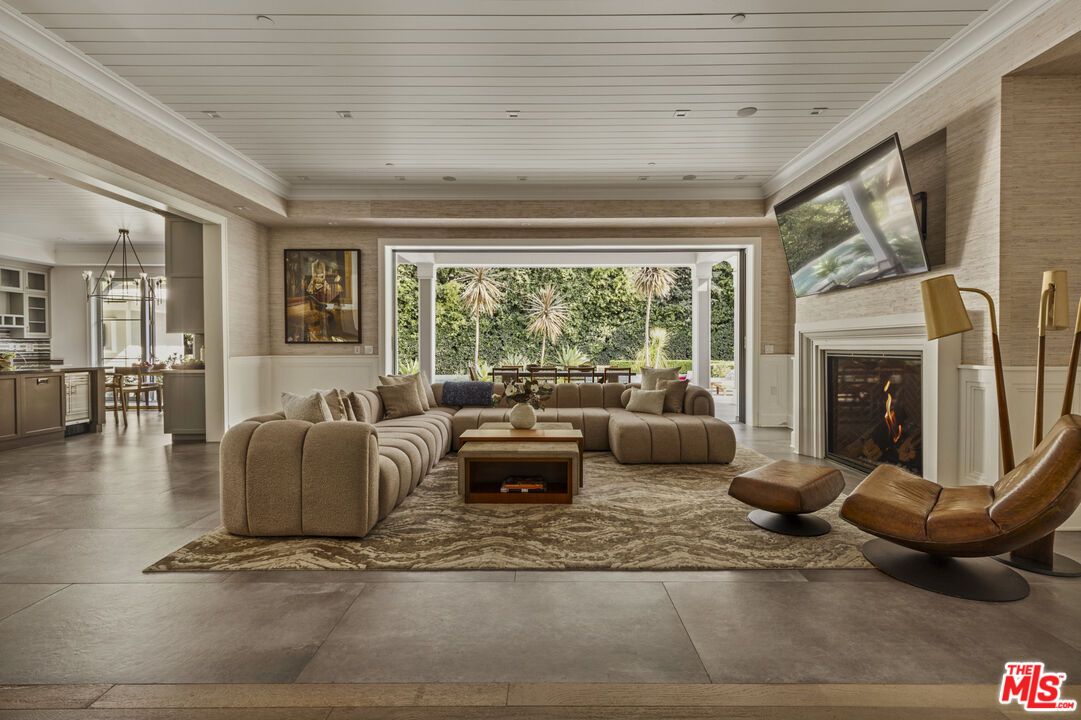 Dining room, Fireplace, Interior, Living room, Pendant Lights, Recessed Lighting