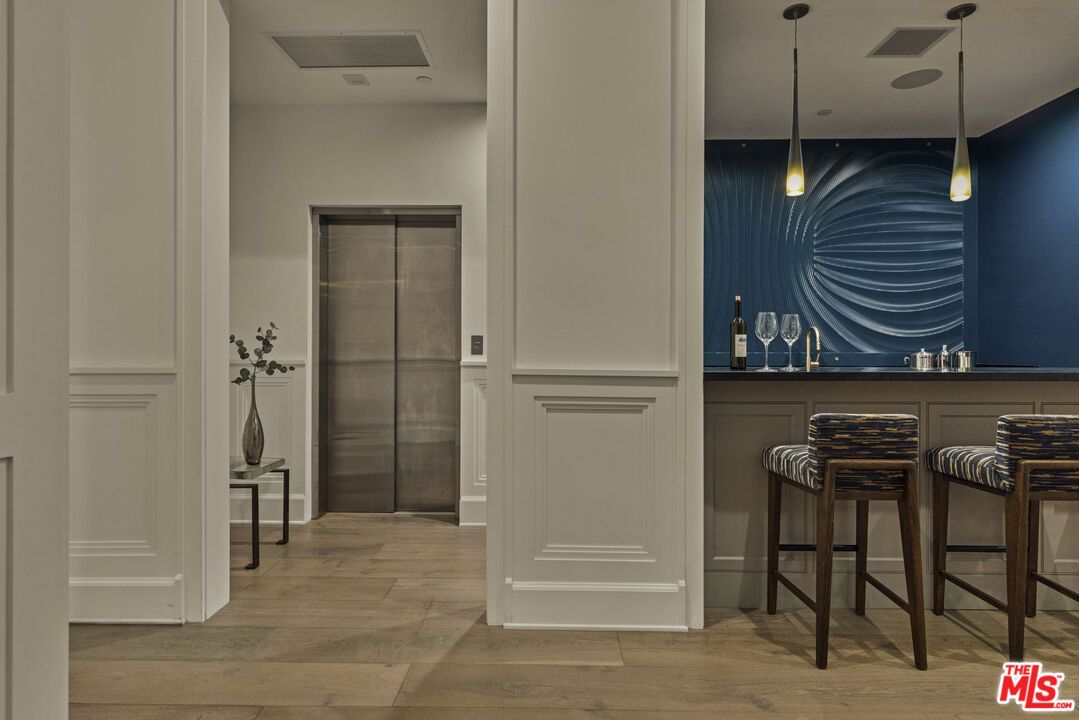 Interior, Pendant Lights, Recessed Lighting, Wood Texture Flooring