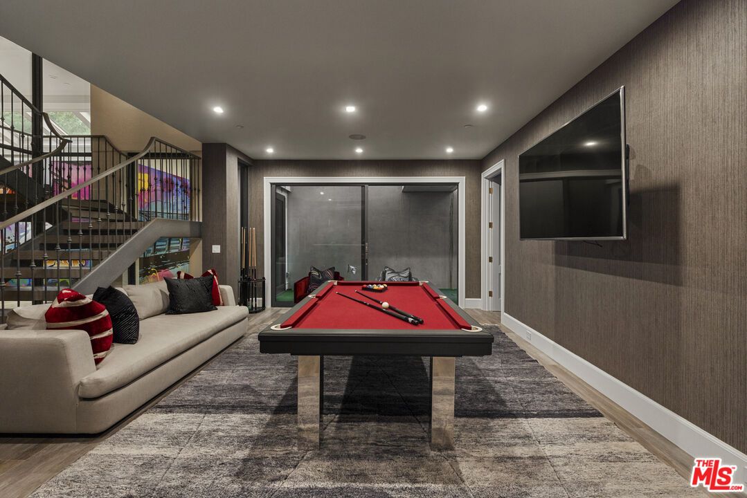 Billiard Table, Game Room, Interior, Living room, Recessed Lighting, Wood Texture Flooring