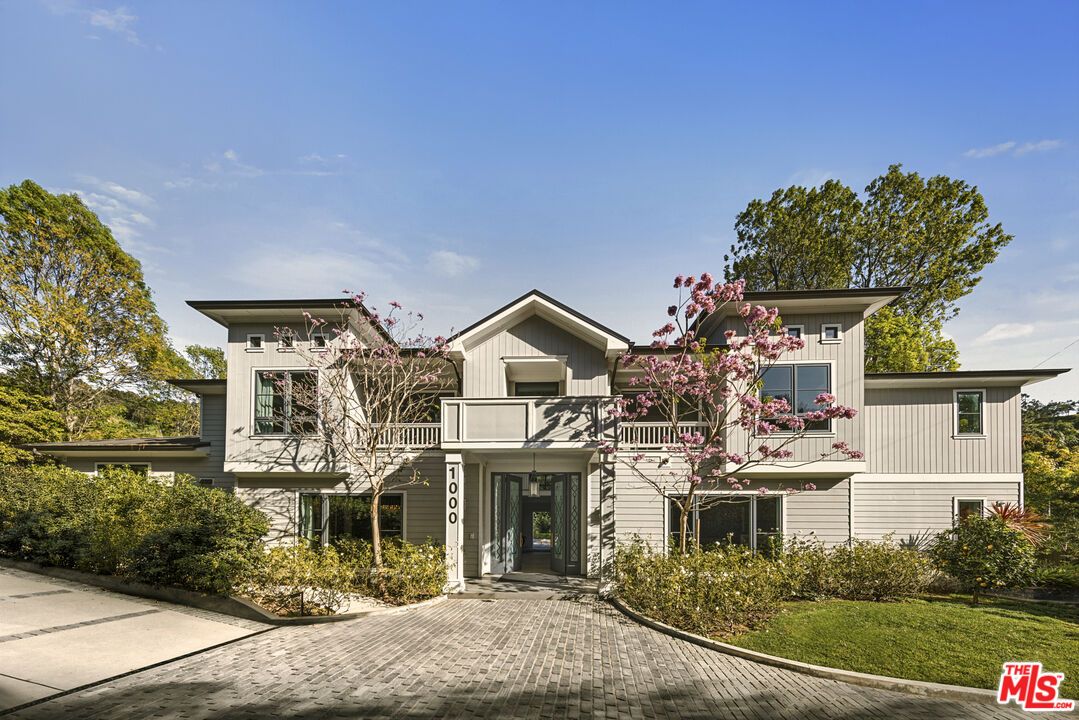 Exterior, Facade, Farmhouse