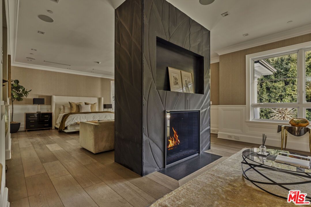 Bedroom, Fireplace, Interior, Recessed Lighting, Wood Texture Flooring