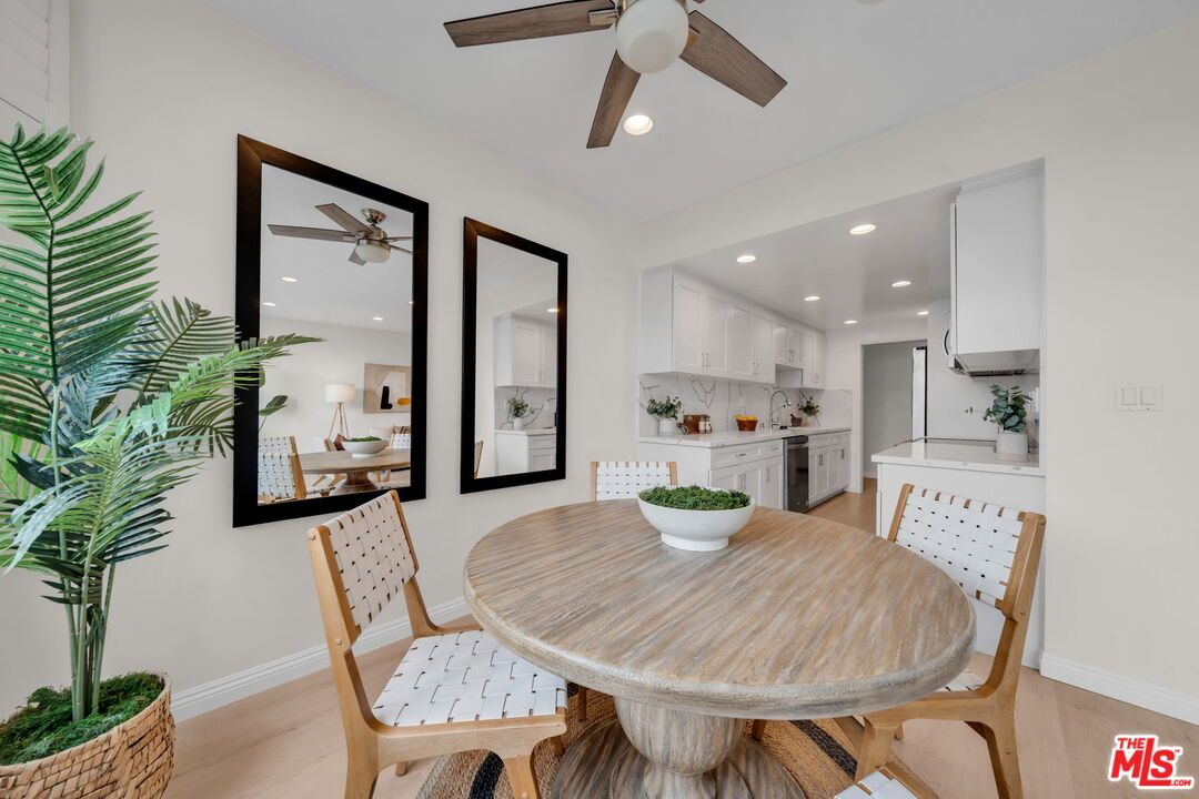 Dining room, Interior, Kitchen, Recessed Lighting, Wood Texture Flooring