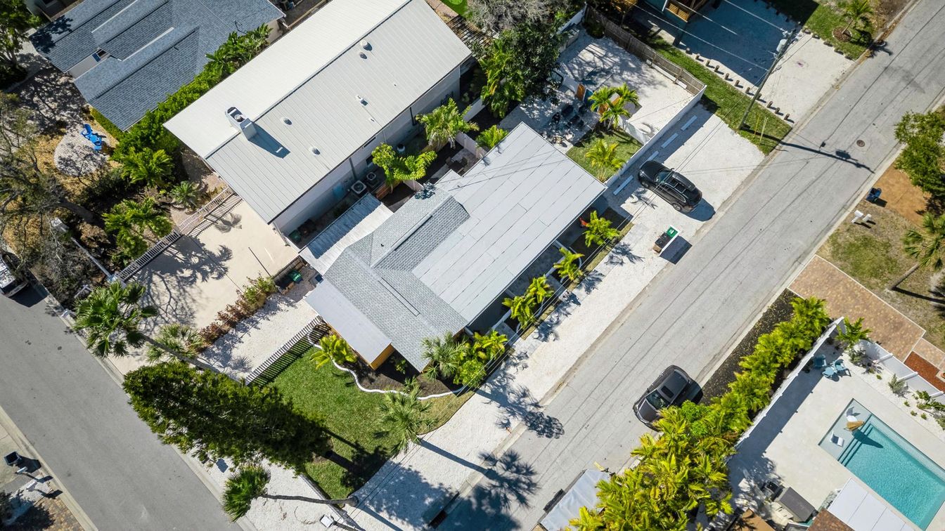 Exterior, Drone