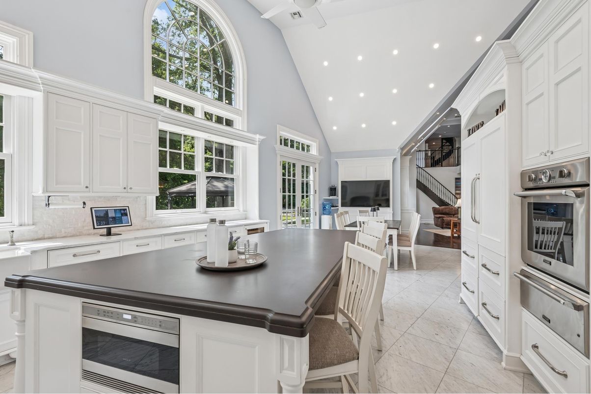 Dining room, Interior, Kitchen, Recessed Lighting, Stainless Steel Appliances