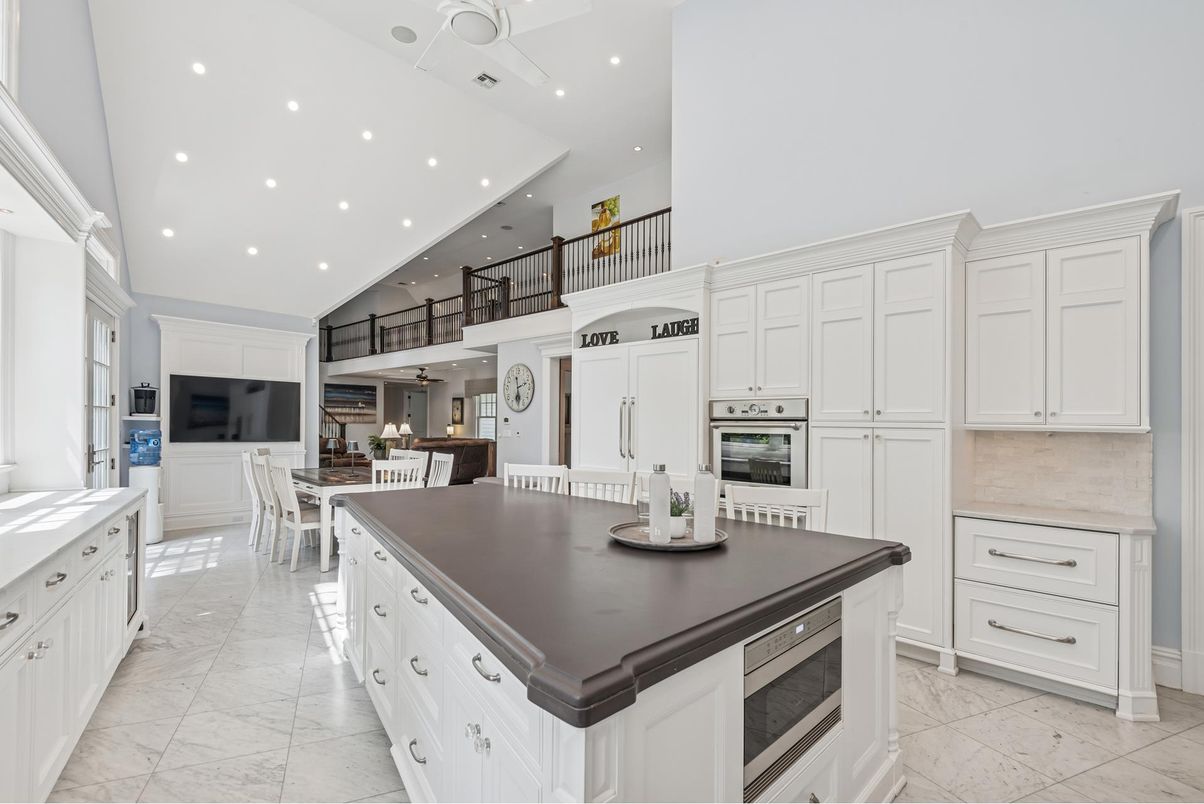 Dining room, Interior, Kitchen, Marble, Recessed Lighting, Stainless Steel Appliances