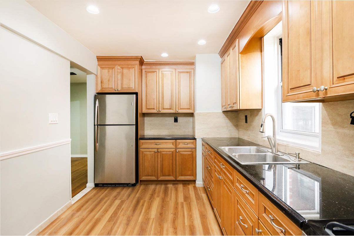 Interior, Kitchen, Recessed Lighting, Wood Texture Flooring
