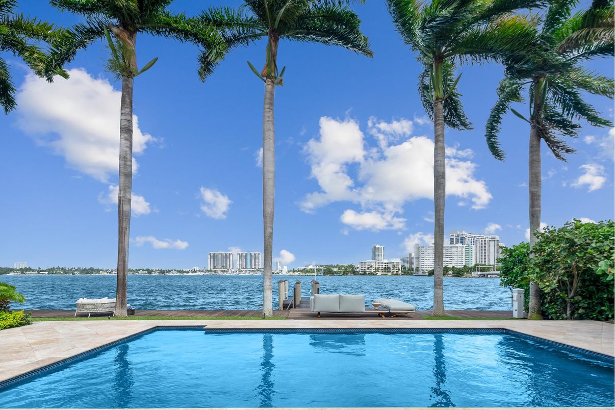 Exterior, Pool, Water
