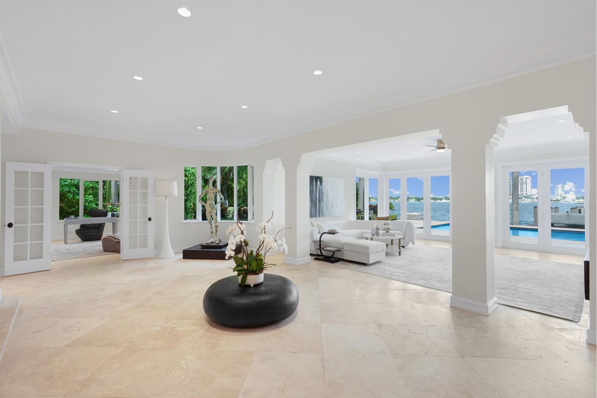 Interior, Living room, Recessed Lighting, Water