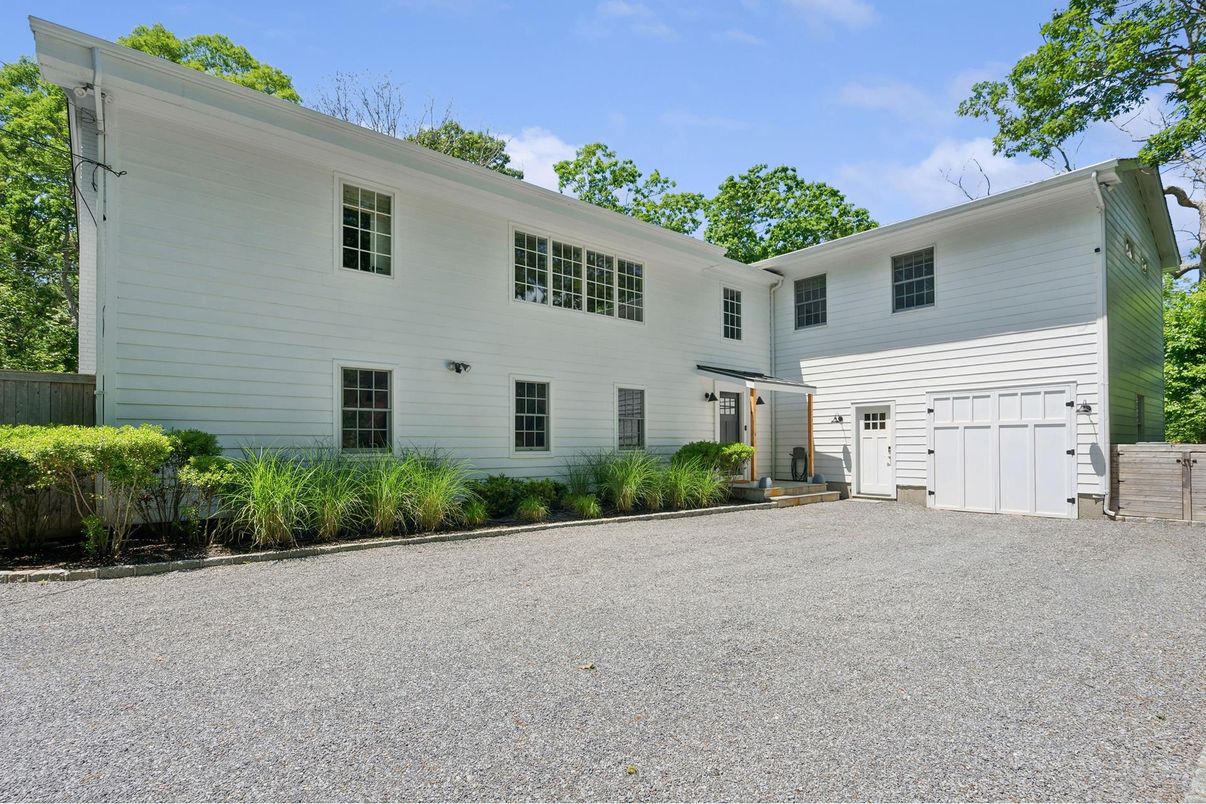 Attached, Exterior, Facade, Rowhouse