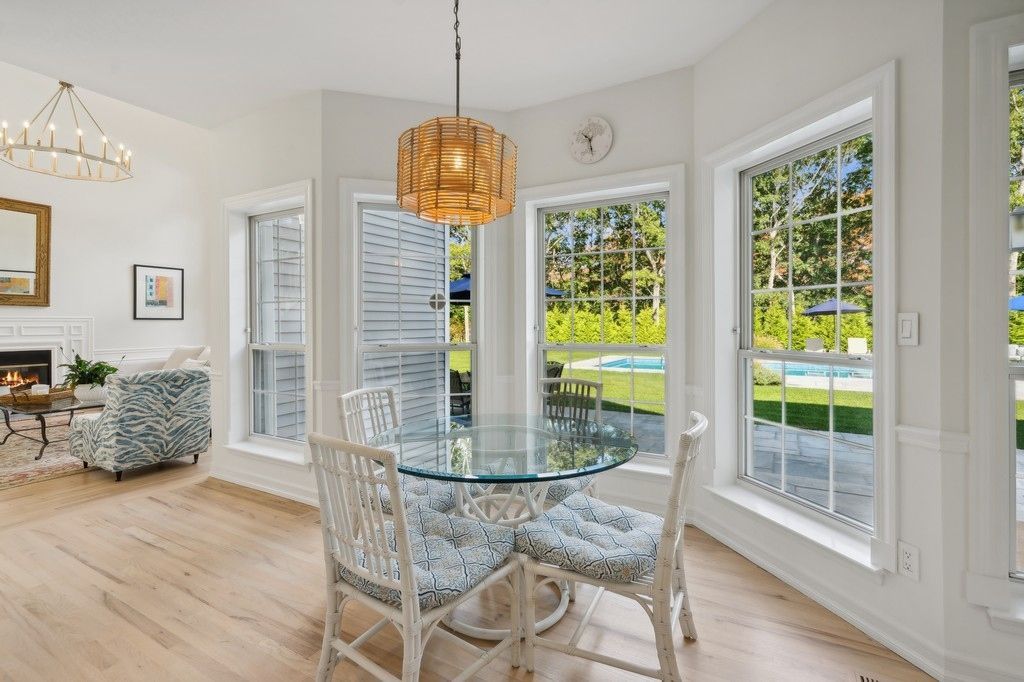 Chandelier, Dining room, Fireplace, Interior, Pendant Lights, Wood Texture Flooring