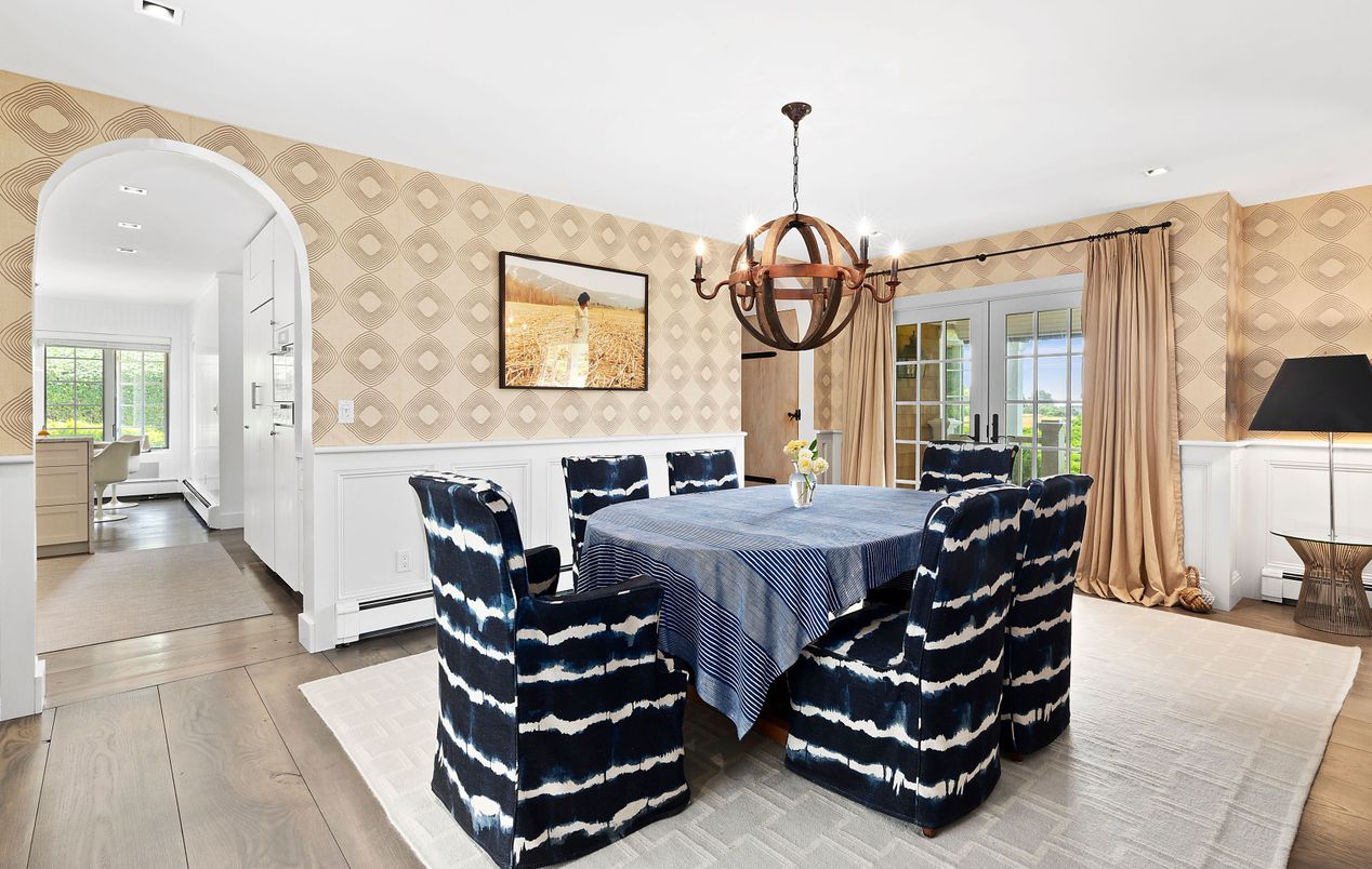 Chandelier, Dining room, Interior, Recessed Lighting, Wood Texture Flooring