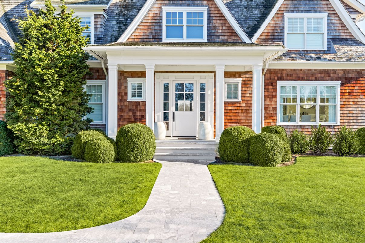Exterior, Facade, Brick Facade, Queen Anne Victorian