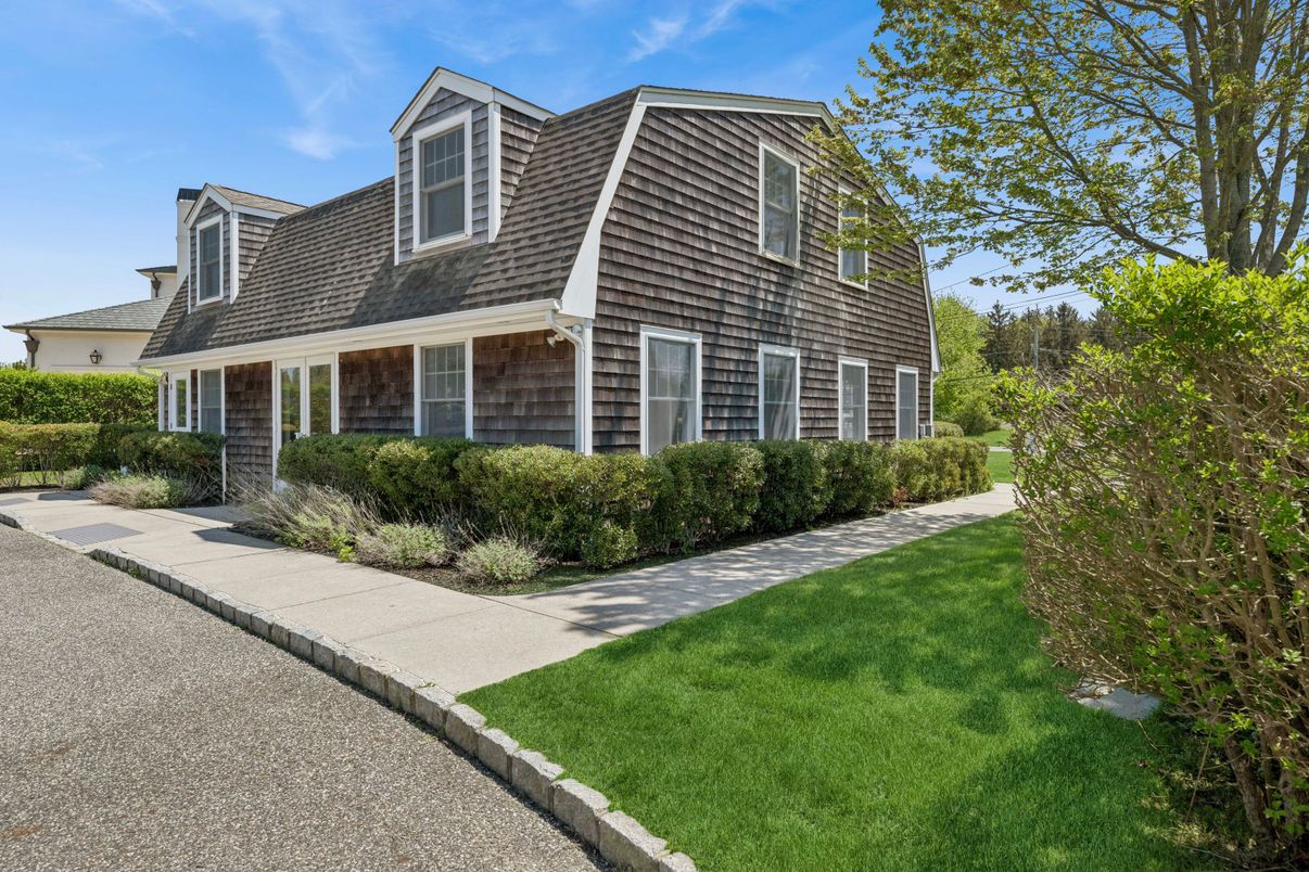 Exterior, Facade, Cape Cod