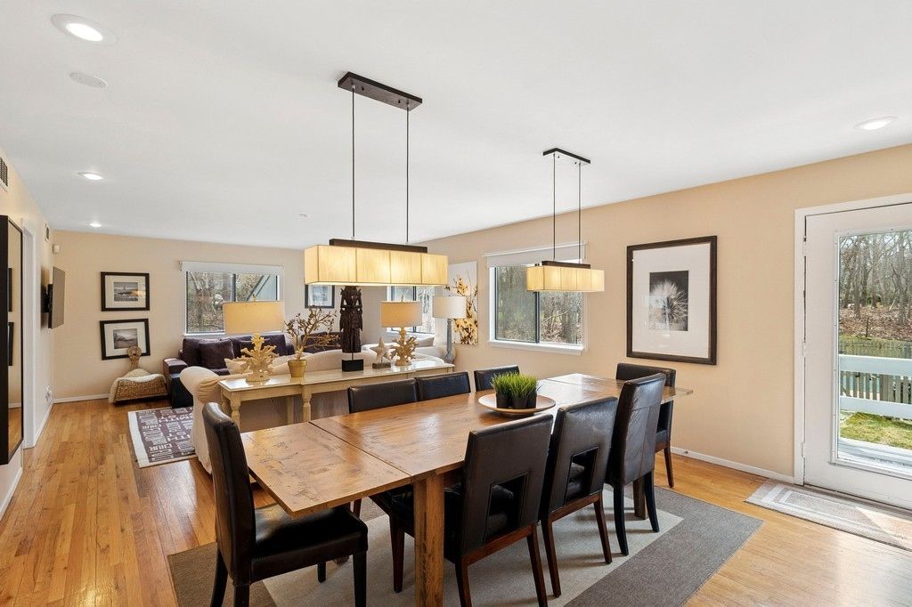 Dining room, Interior, Living room, Pendant Lights, Recessed Lighting, Wood Texture Flooring