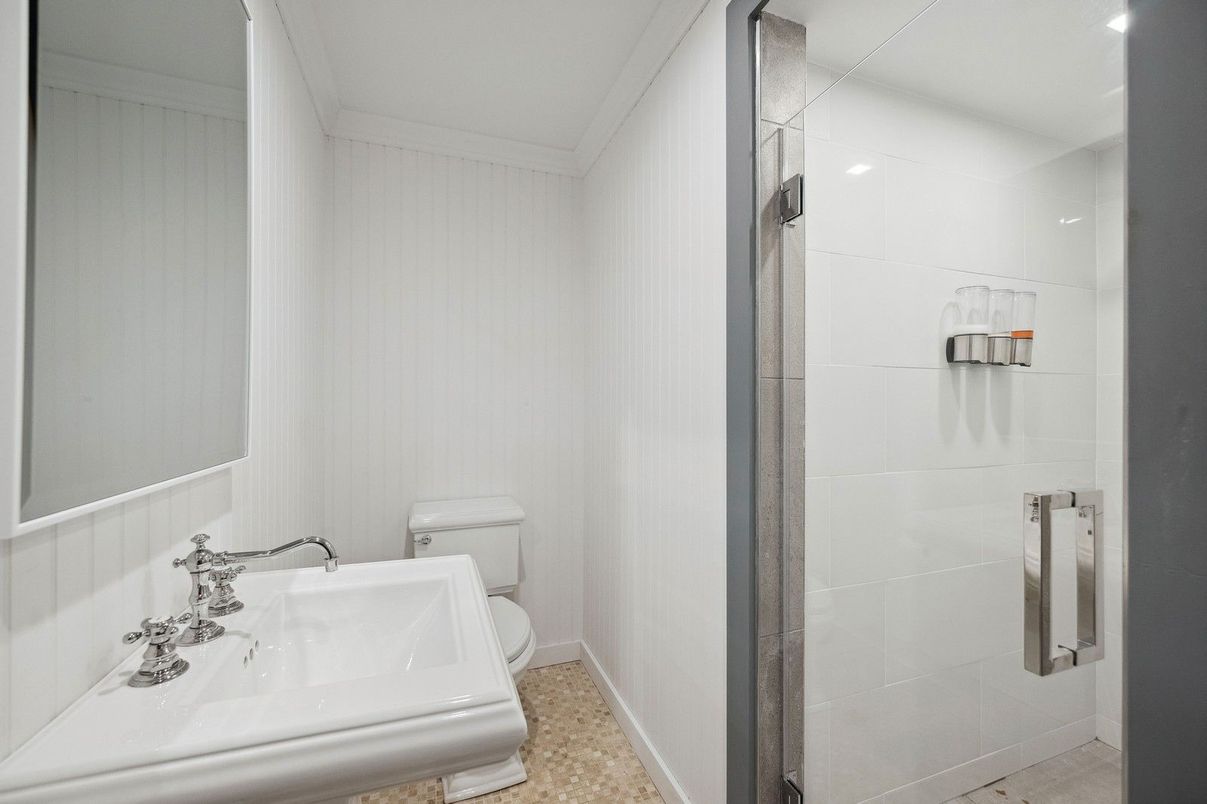 Bathroom, Interior, Recessed Lighting