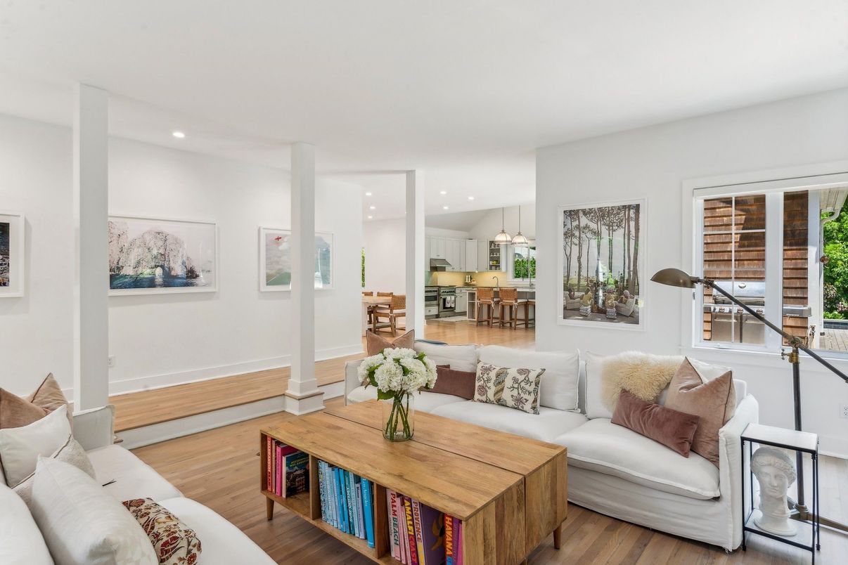 Dining room, Interior, Living room, Pendant Lights, Recessed Lighting, Wood Texture Flooring