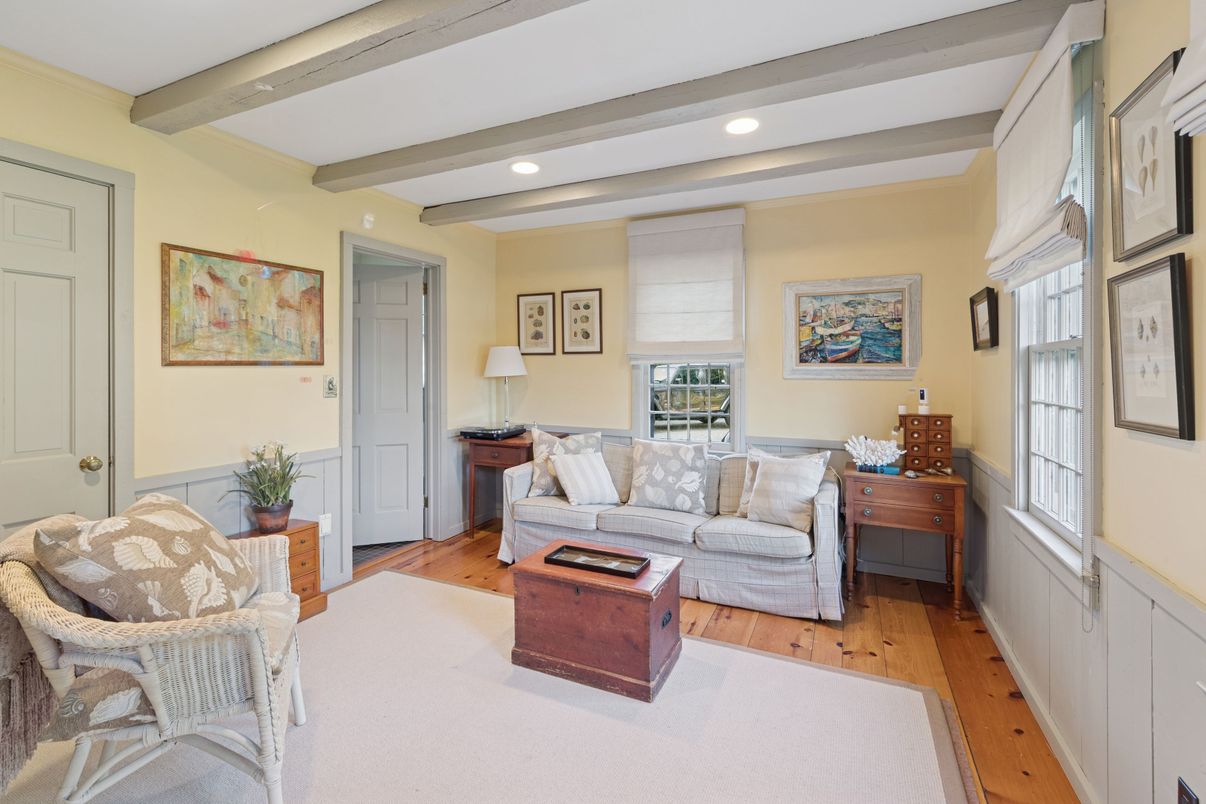 Interior, Living room, Recessed Lighting, Wooden Beams, Wood Texture Flooring