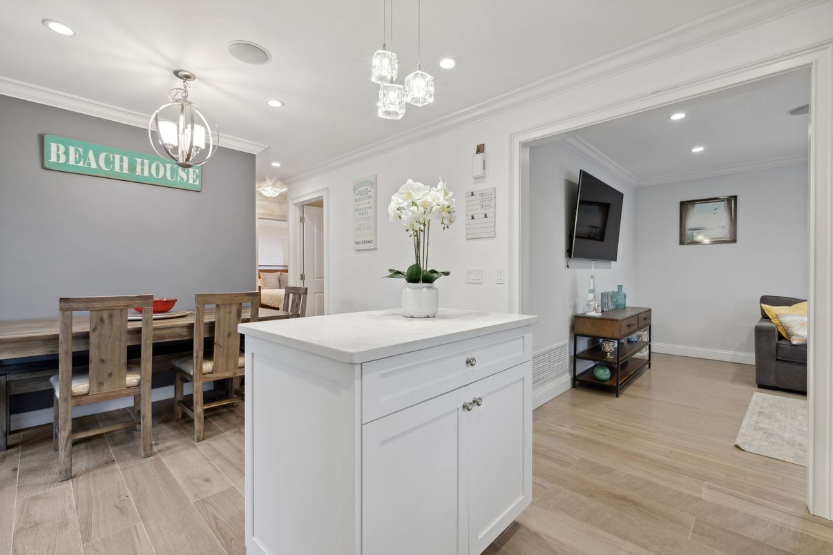 Dining room, Interior, Pendant Lights, Recessed Lighting, Wood Texture Flooring