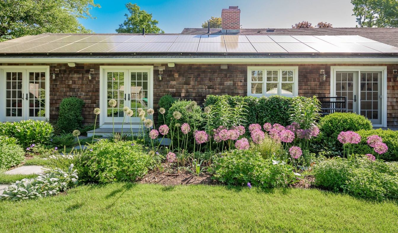 Exterior, Facade, Solar Panels, Ranch
