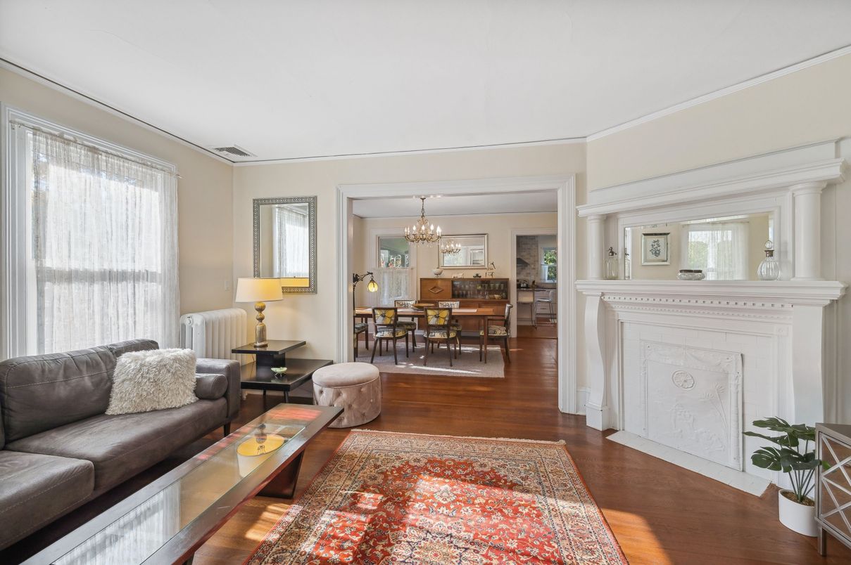 Chandelier, Dining room, Interior, Living room, Wood Texture Flooring