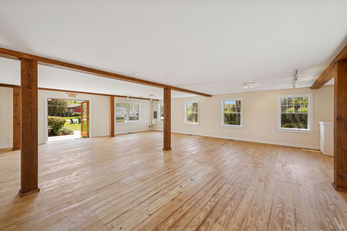 Empty room, Interior, Wooden Beams, Wood Texture Flooring