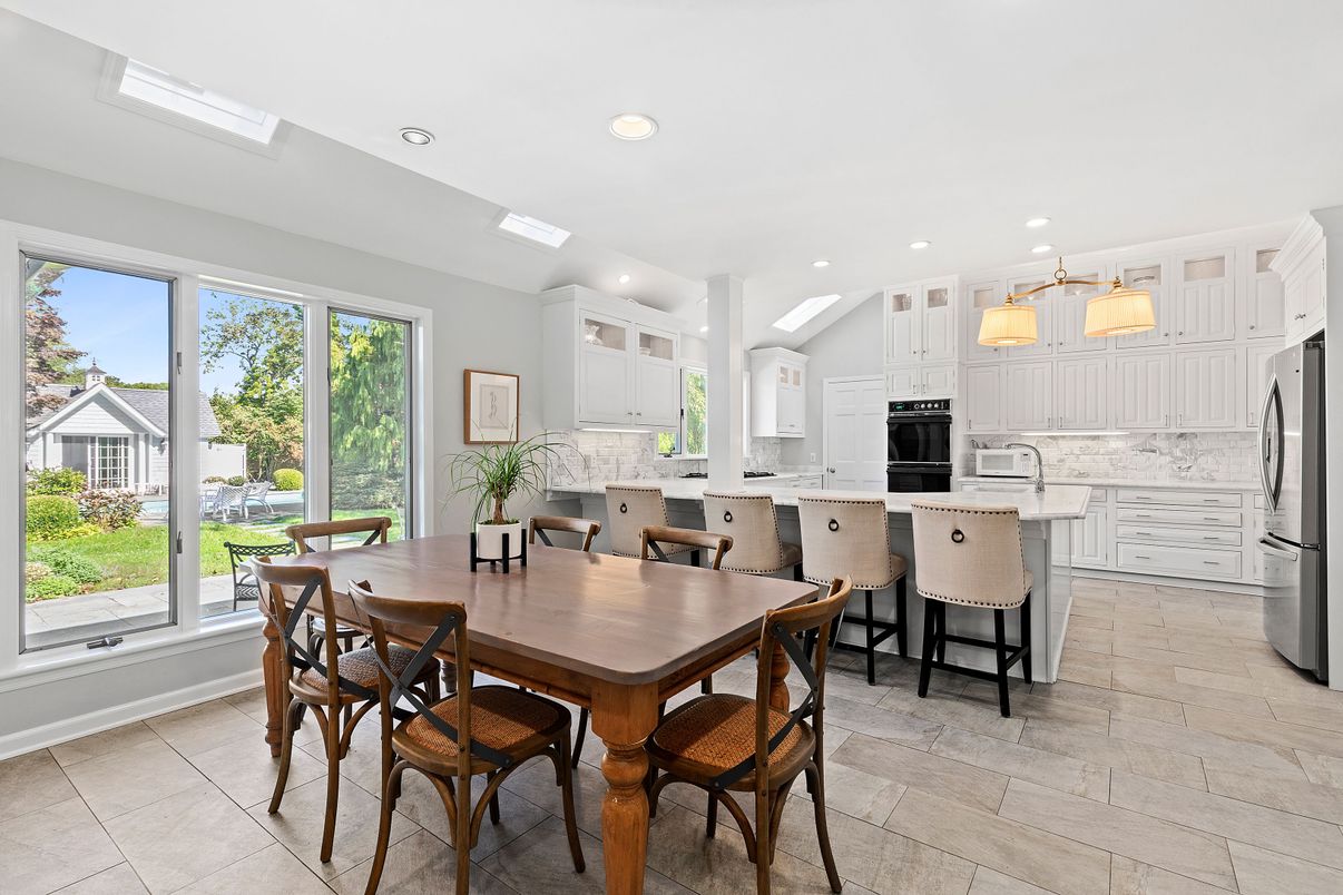 Dining room, Interior, Kitchen, Recessed Lighting, Stainless Steel Appliances