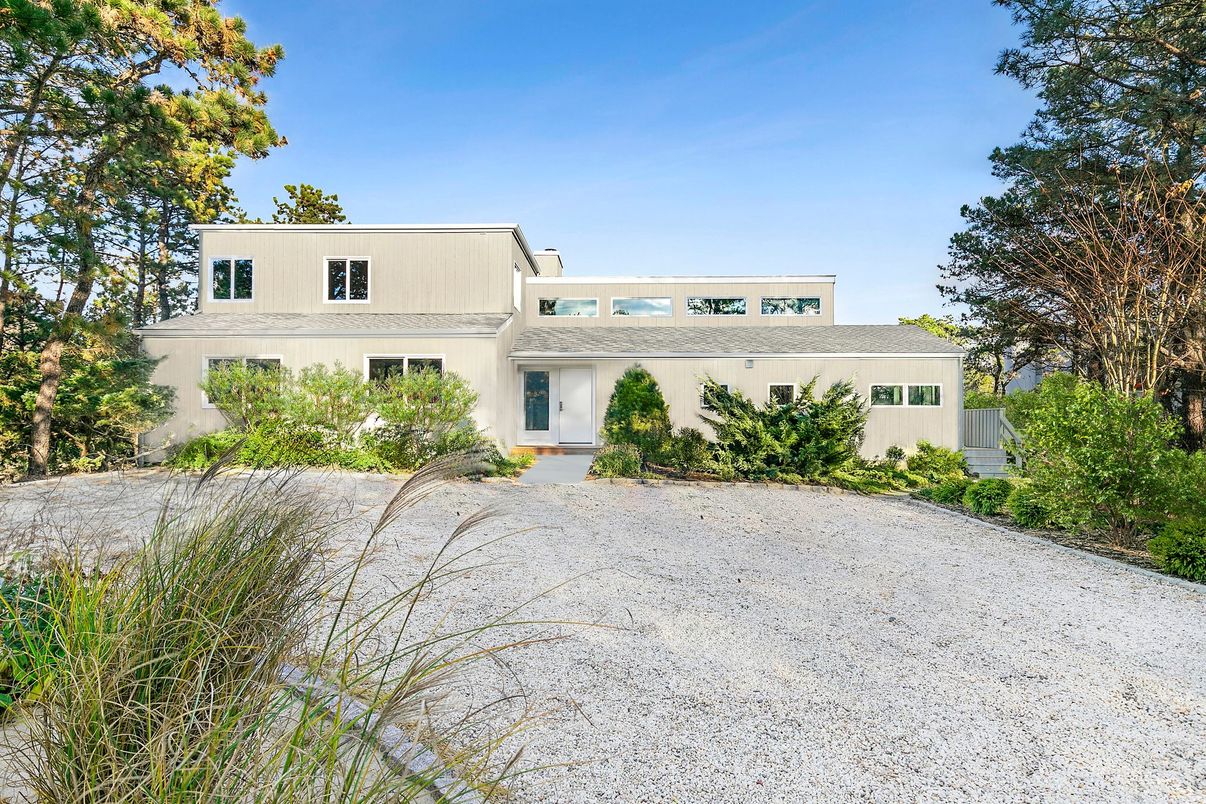 Backyard, Exterior, Facade, Farmhouse