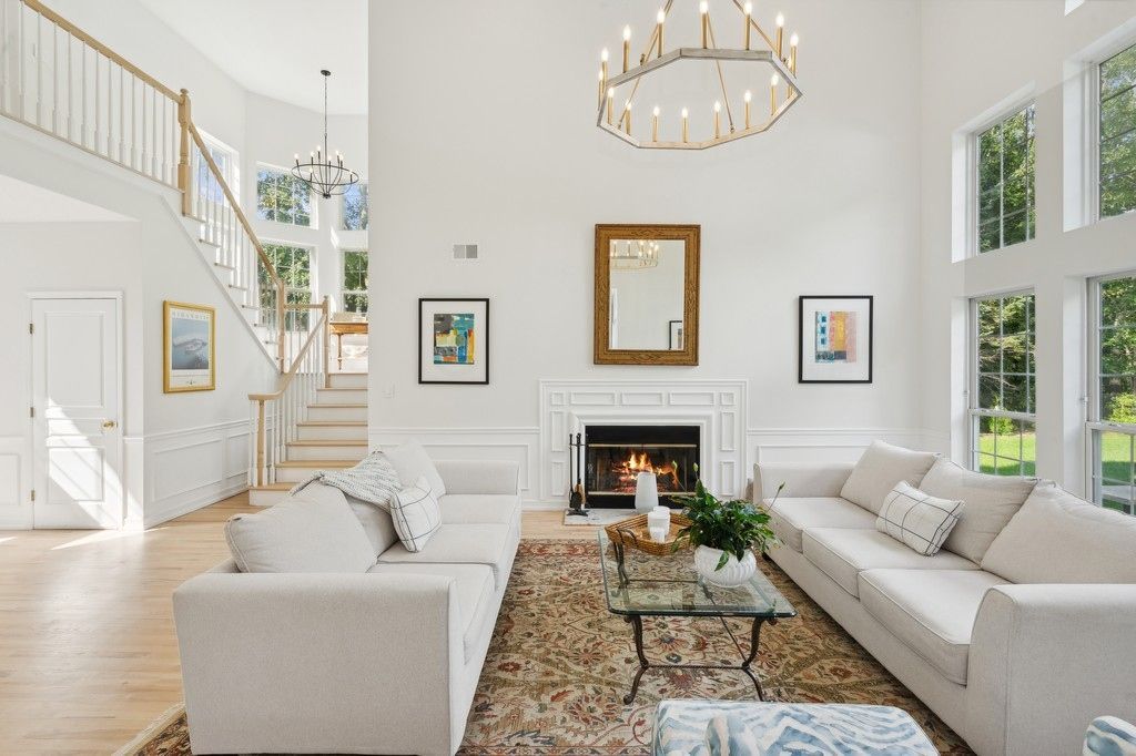 Chandelier, Fireplace, Interior, Living room, Pendant Lights, Wood Texture Flooring