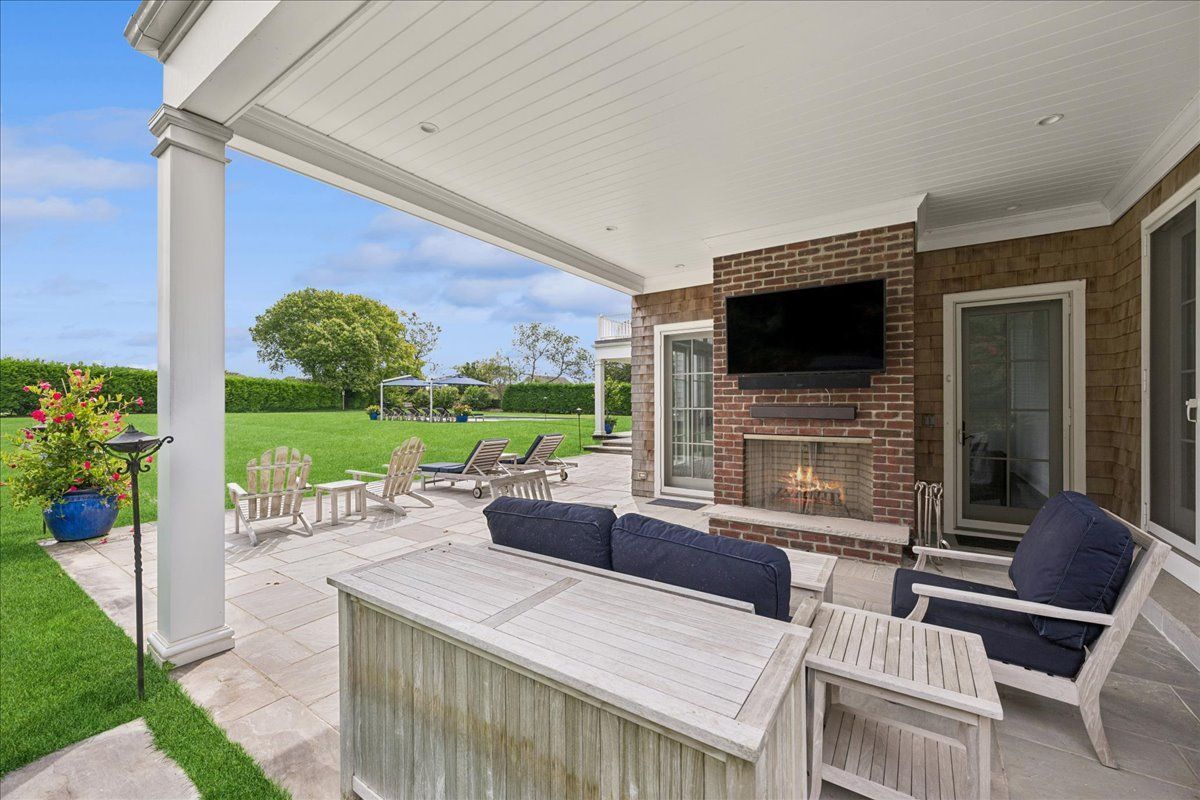 Exterior, Fireplace