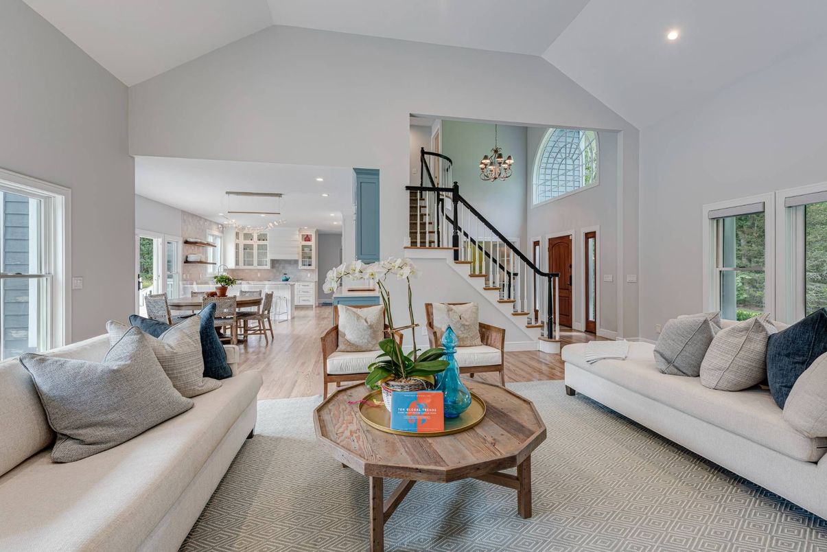 Dining room, Interior, Kitchen, Living room, Pendant Lights, Recessed Lighting, Wood Texture Flooring
